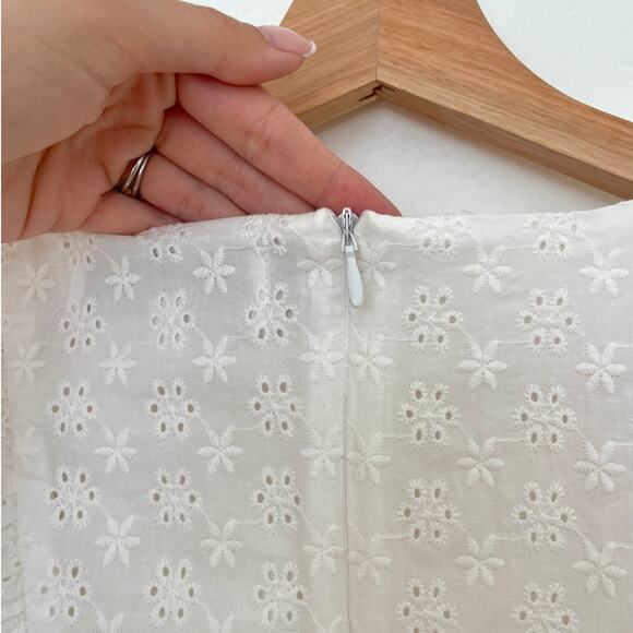 Textile Elizabeth & James – Marlowe Cinched Waist Eyelet Blouse - Picture 5 of 13